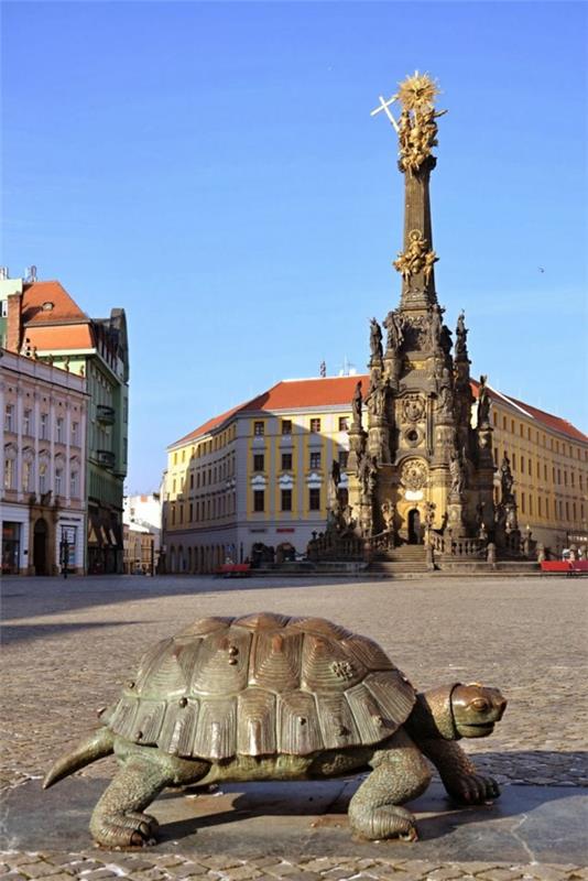 taideteoksia taidetta veistoksia kilpikonna olomoucissa