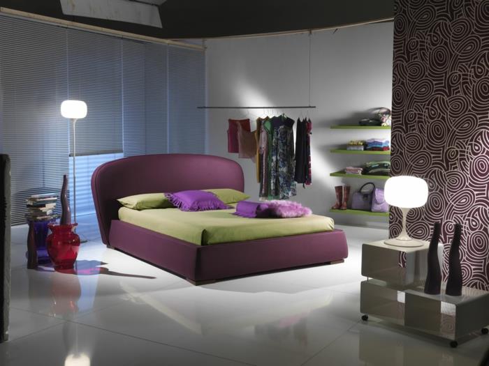 sängyt suunnittelu violetti vihreä vuodevaatteet kaunis aksentti seinä makuuhuone asetettu