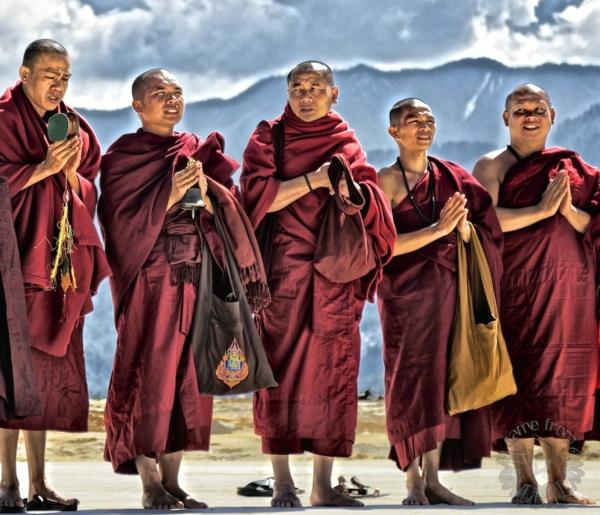 bhutan onnea vuodevaatteet munkit