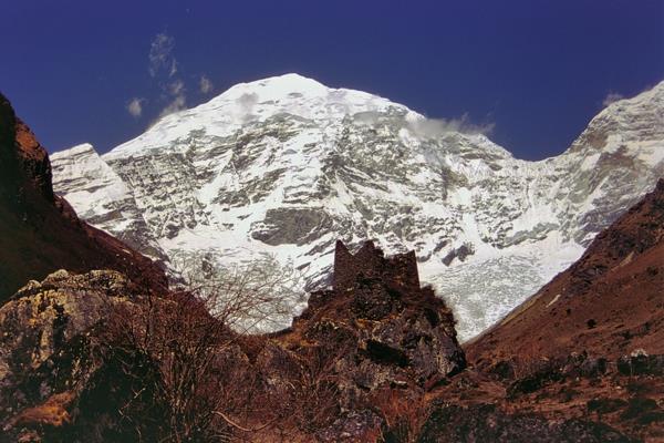 Bhutan onnekas huippu jomolhari