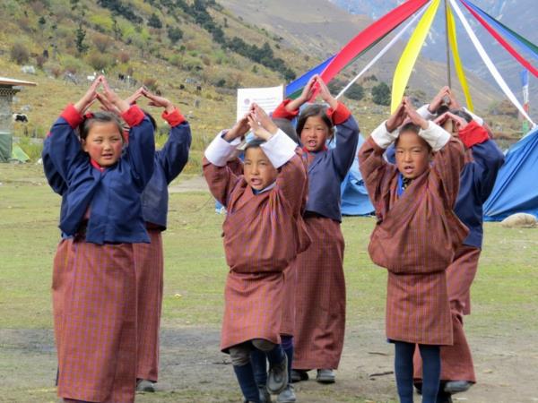bhutan onnellisuus lapset uusi sukupolvi