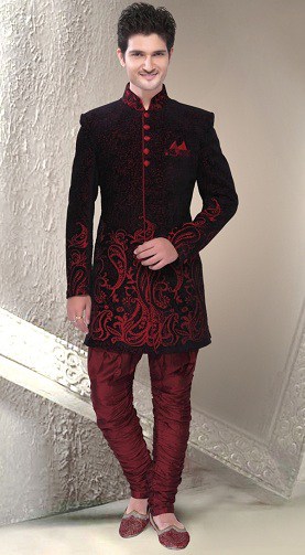 Sort og rød Sherwani