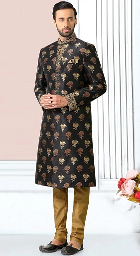 Sort Sherwani til bryllup