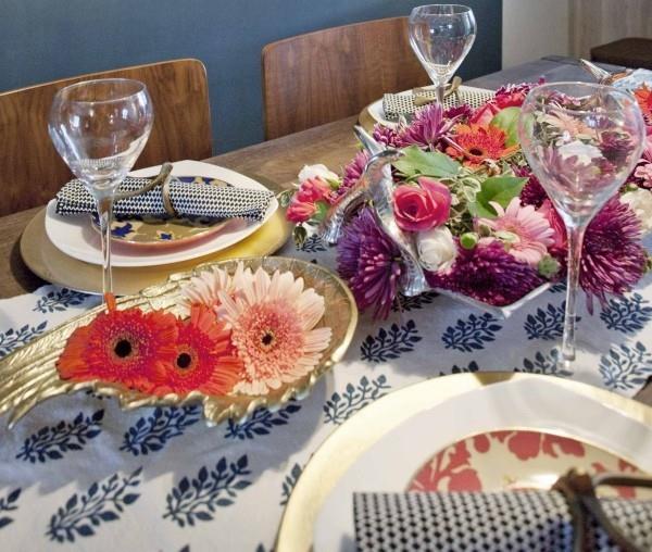 kukkia ja lasia - ideoita pöydän koristeluun
