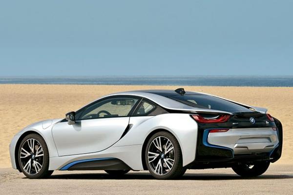 bmw sähköauto i8 design tulevaisuuden urheiluauto
