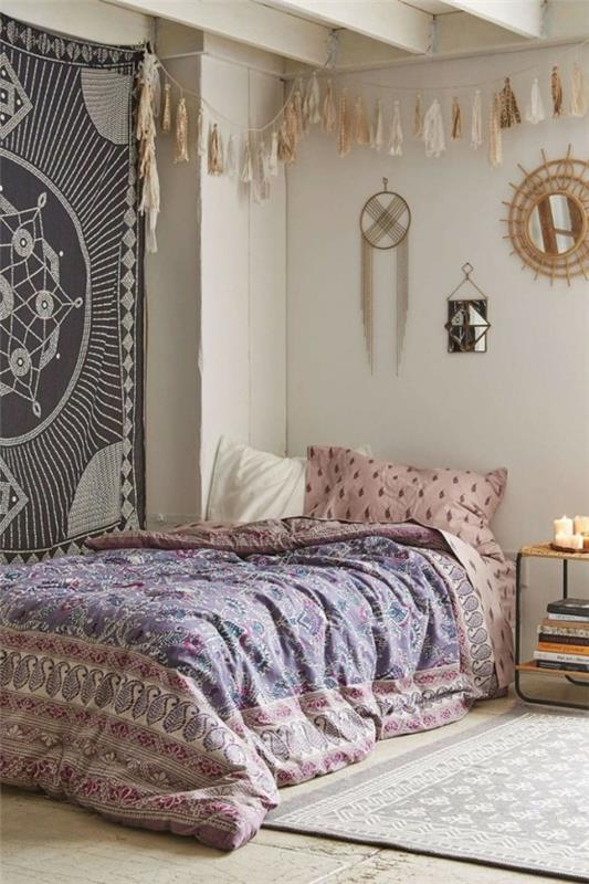 Kalustettu boho makuuhuone itämainen