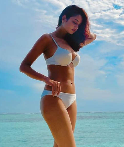 bollywood skuespillerinde bikini