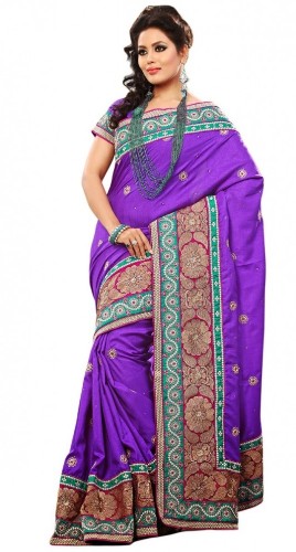 A hímzett Bollywood Saree