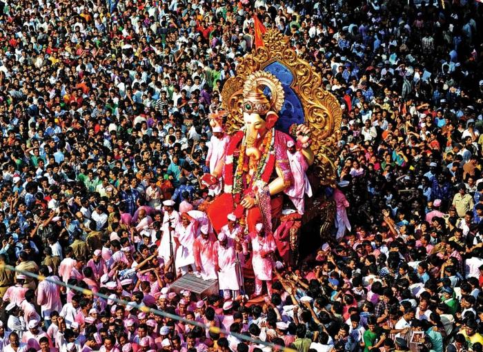 bombay intia mumbai ganesh utsav -festivaali