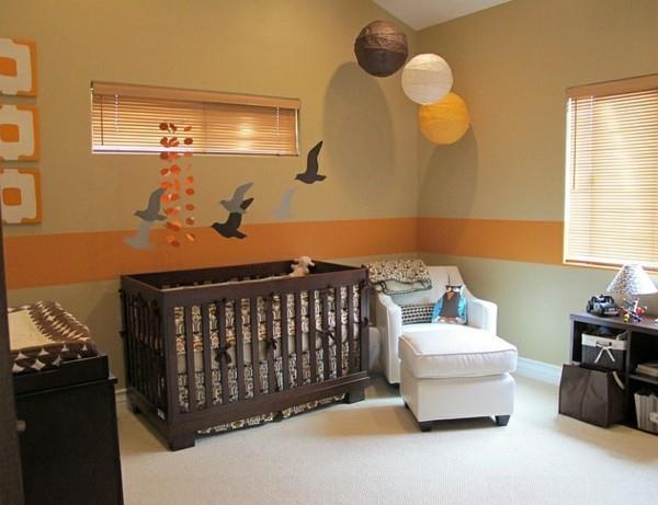 raja vauvan huone oranssi beige seinät vaaleat lattiat