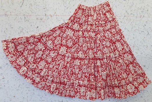 Rød kosteskaft nederdel