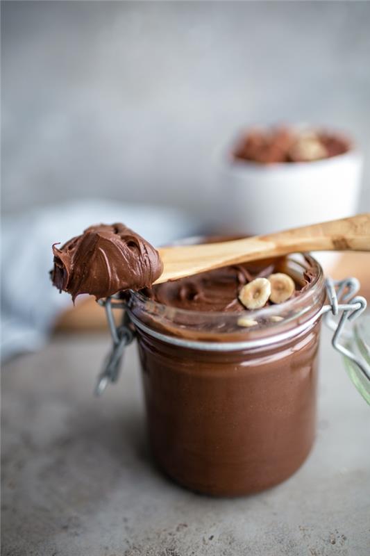 Tee itse leipälevite vegaaninen nutella