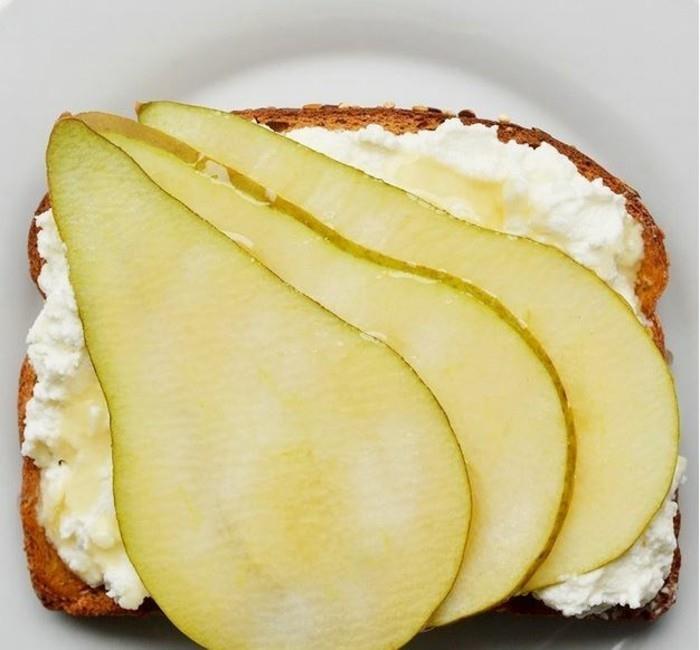 aamiainen ideoita aamiainen ideoita avokado terve leipä basilika ricotta päärynä