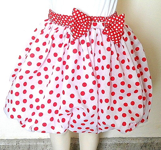 Hvid rød polkaboble nederdel
