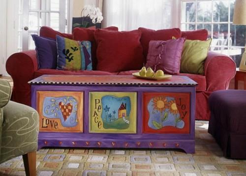 värikäs sisustus mukava sohvatyyny violetti rintapöytä