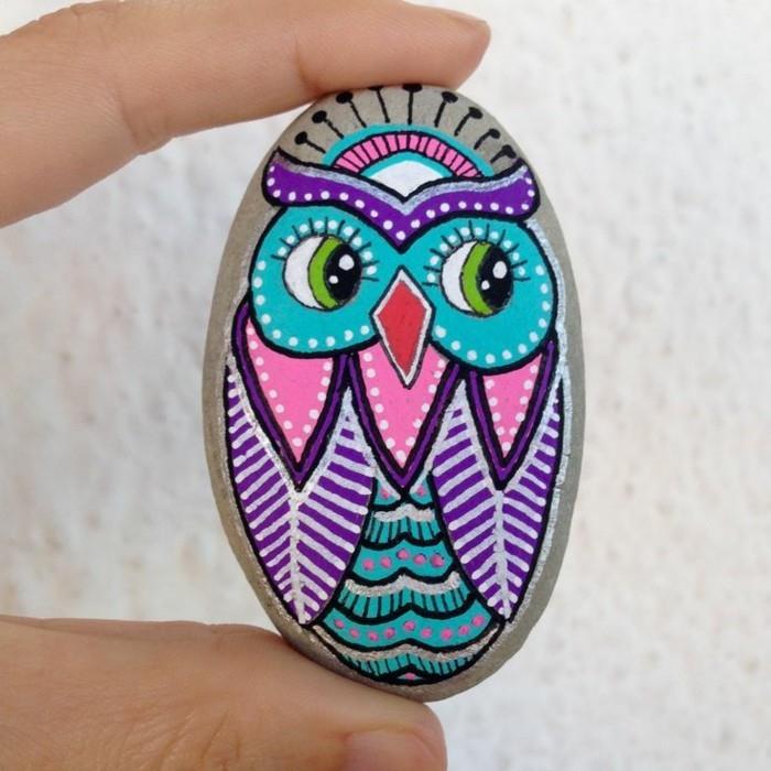 värikäs pöllö malli kivien maalausidea