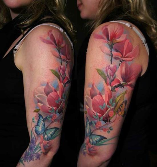 värikkäitä kukkahihaisia ​​tatuointiideoita naisille