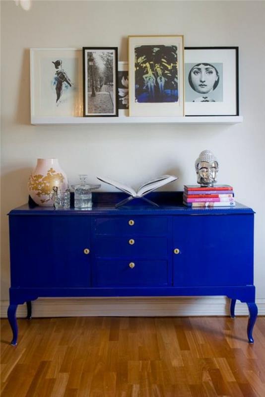 värikkäitä huonekaluja sininen pukeutuja kuvakehyksen sisustusideoita