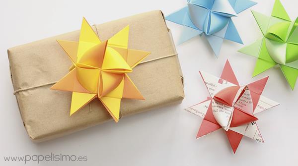 värätä värikkäitä origami -joulutähtiä