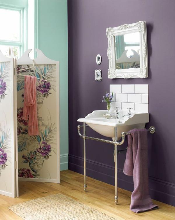 värikäs seinämaali kylpyhuone vaaleanvihreä violetti