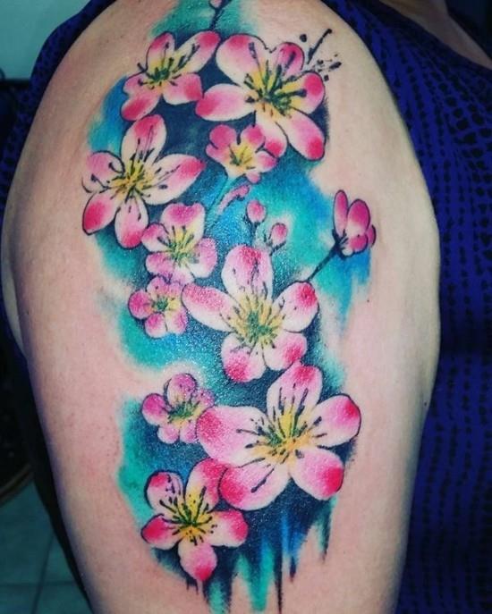 värikäs vesiväri kirsikankukka tatuointi
