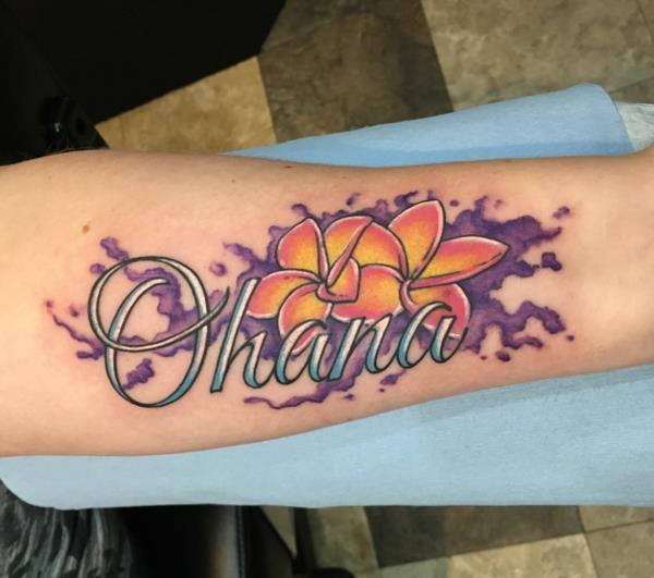 värikkäitä ohana -tatuointivärejä