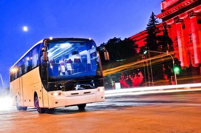 linja -auto matka kaupunkimatka maailmanmatka yöbussi