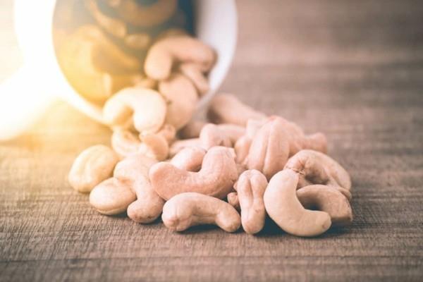 cashewpähkinöiden tryptofaaniruokaa