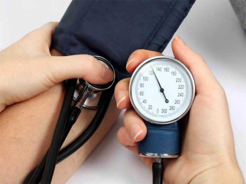 lavt blodtryk årsager og symptomer