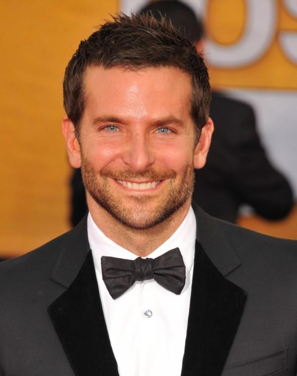 viehättävä hymy bradley cooper