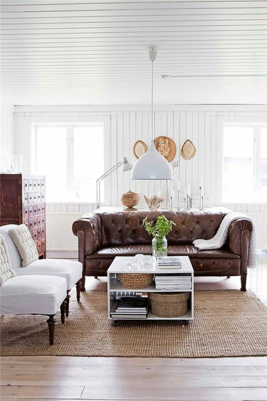 chesterfield -sohvan nahkainen ruskea puinen lattiavalaisin