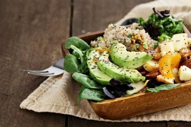 chia -siemenet avokado -pähkinät salaatti terveellinen laihtuminen