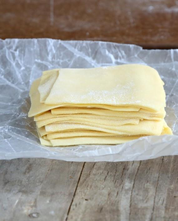 kiinalainen wonton -keitto wonton -taikinalevyt
