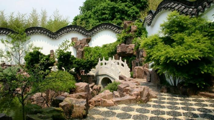 kiinalainen puutarha puutarhaseinä luonnonkivet kivisilta