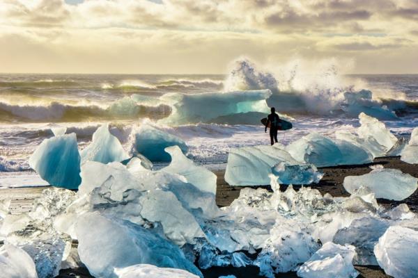 chris burkard valokuvaus suuri taide jään surffaaja