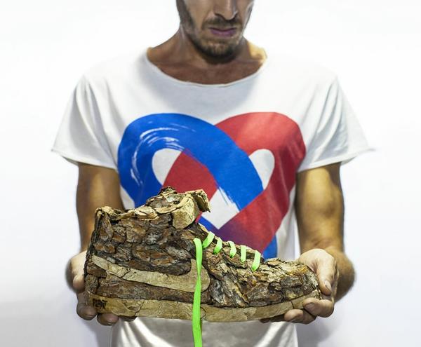 Christophe Guinet ja hänen nike -lenkkarit kasveista