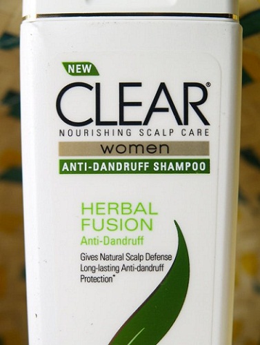 Clear Women Herbal Fusion korpásodás elleni sampon