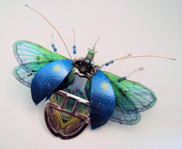 tietokoneen osissa käytetty sininen kovakuoriainen kierrätysideoita hyönteisiä