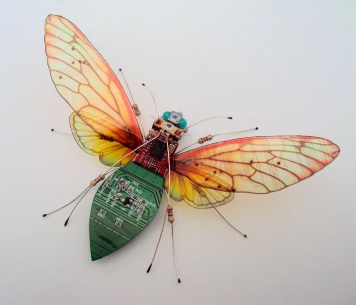 tietokoneen osat kierrätys värikäs hyönteinen perhonen