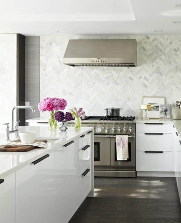 nykyaikainen moderni valkoinen keittiö kukat keittiön suunnittelu kiiltävä