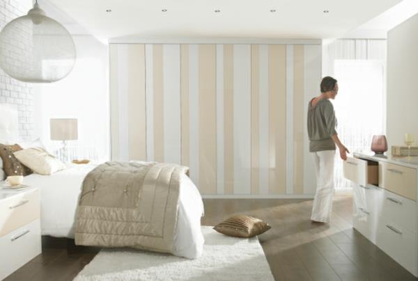 hienoja ideoita makuuhuoneen suunnitteluliuskoihin sisäänrakennettu vaatekaappi valkoinen