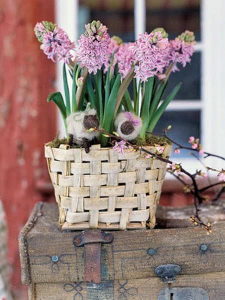 Pääsiäinen koristelu tinker ruukkukukat kukkakimppu