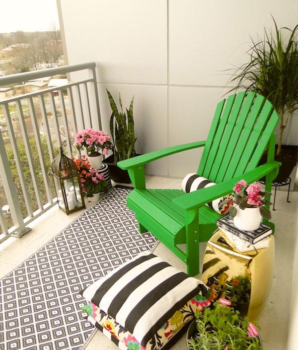 viileä parvekkeen sisustusideoita kukat värikäs vihreä tuoli