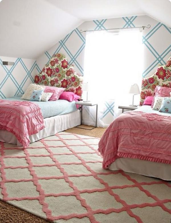 nuorisohuone tyttö vaaleanpunaiset vuoteet matto