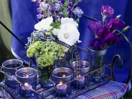 viileitä kynttiläideoita kesällä violetit tuoreet aromaattiset kukat