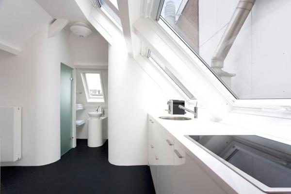 viileät pienet huoneistot valkoinen musta lattia kylpyhuone parvi