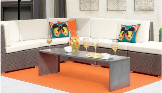 viileitä ulkotarvikkeita ideoita sohvapöytä penkki oranssi matto