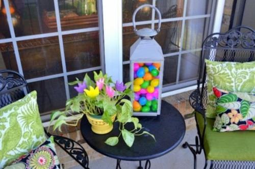 viileitä verannan sisustusideoita pääsiäisen pyöreän pöydän tyynylle vihreä