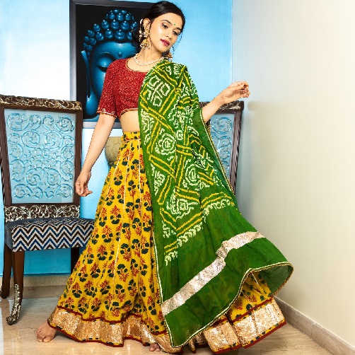 Bomulds Bandhani Chaniya Choli