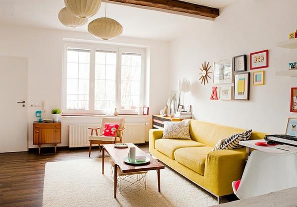 sohvapöytä sivupöytä keltainen sohvatyyny maalaus seinäkoriste
